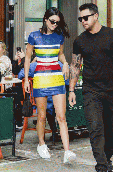 Кендалл Дженнер в платье