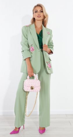 Костюми жіночі