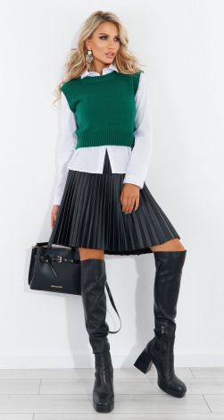 Вязаная жилетка