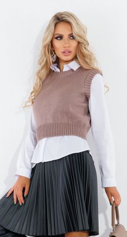 Вязаная жилетка