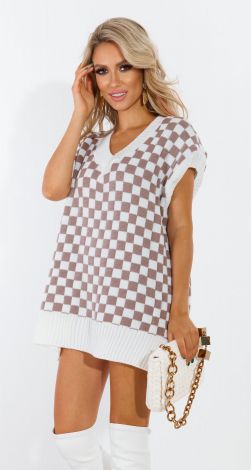 Вязанная жилетка