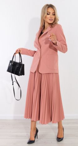 Костюми жіночі