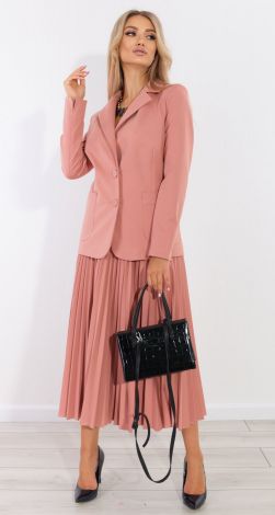 Костюми жіночі