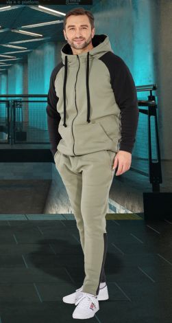 Красивый и теплый костюм на флисе