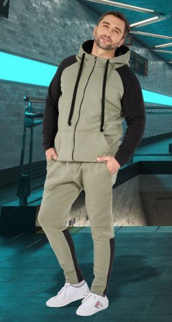 Красивый и теплый костюм на флисе