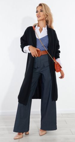 Wide-leg jeans with large pockets