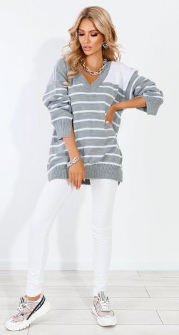 Стильный свитер