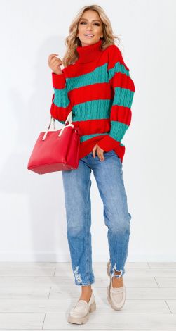 Удлиненный свитер с косами