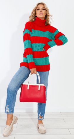 Удлиненный свитер с косами