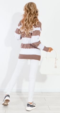 Удлиненный свитер с косами