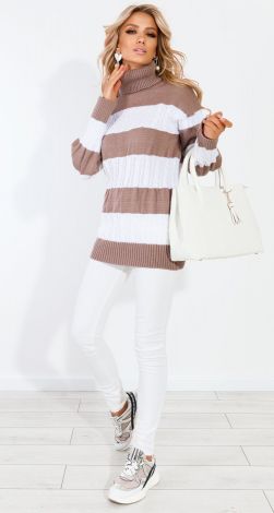 Удлиненный свитер с косами