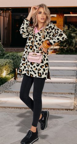 Свитер с принтом леопард
