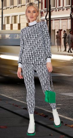 Теплий в'язаний костюм