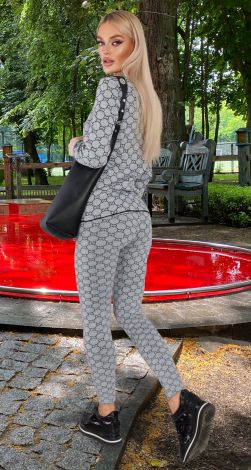 Костюми жіночі