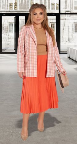 Модний піджак у клітинку