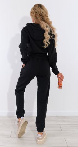 Костюмы женские