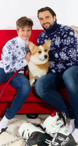 Свитер трезуб снежинки