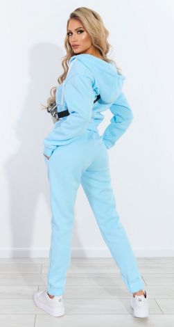 Костюмы женские