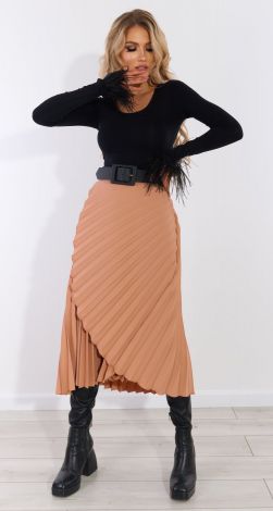 Гарна спідниця у складку