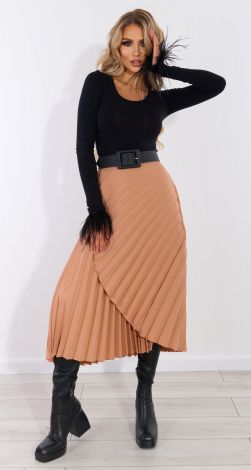 Гарна спідниця у складку