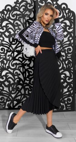 Гарна спідниця у складку