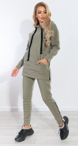 Красивый спортивно прогулочный костюм большого размера