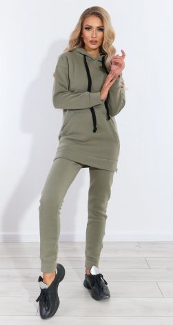 Красивый спортивно прогулочный костюм большого размера