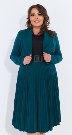 Гарний костюм із спідницею пліссе