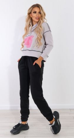 Теплый костюм с вышивкой на флисе