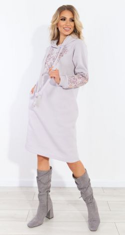 Теплое платье с  вышивкой