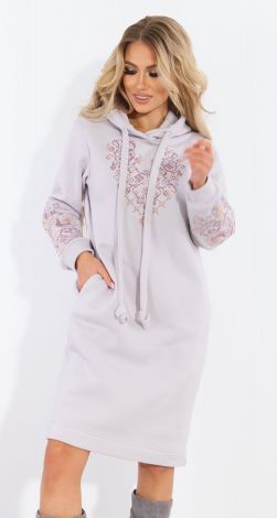 Теплое платье с  вышивкой