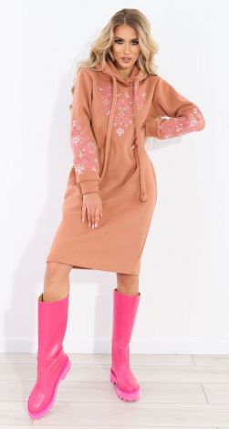 Теплое платье с  вышивкой