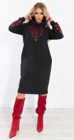 Теплое платье с  вышивкой