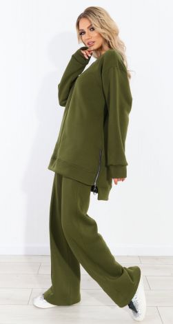 Костюмы женские