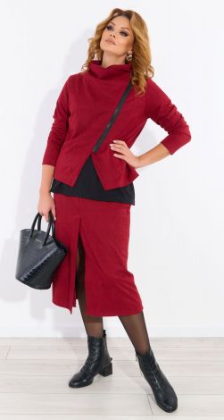 Костюмы женские