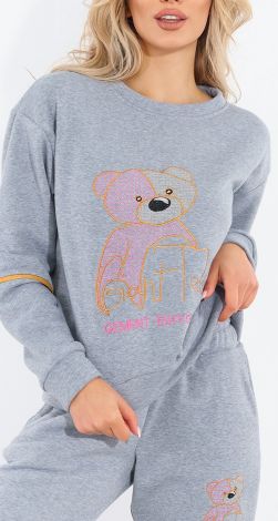 Теплий костюм із вишивкою