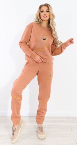 Костюми жіночі