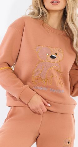 Теплий костюм із вишивкою