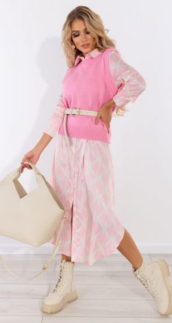 Вязаная жилетка