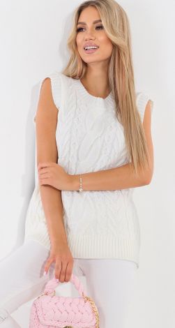 Вязанная жилетка