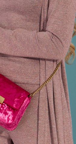 Костюми жіночі