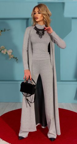 Стильний брючний костюм