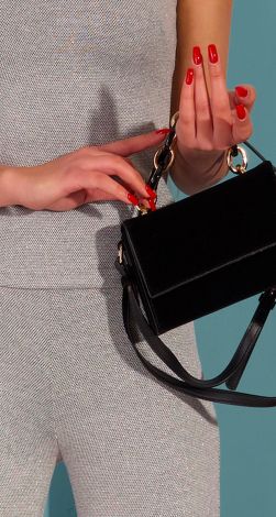 Костюми жіночі