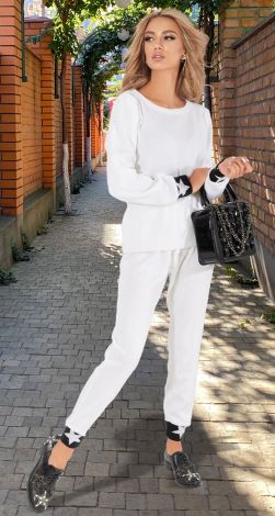 Костюми жіночі