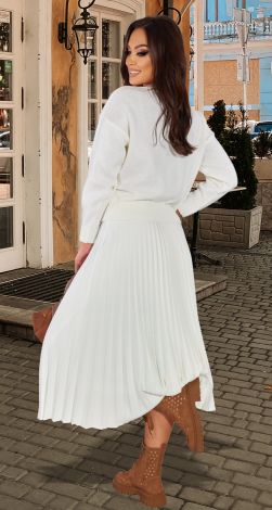 Костюми жіночі