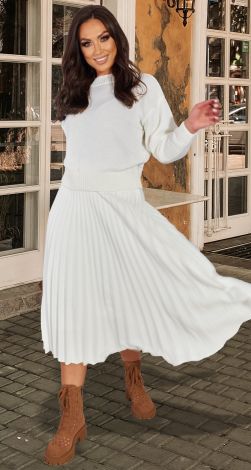 Костюм светр та спідниця