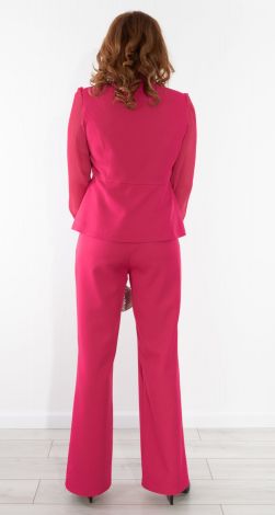 Костюмы женские