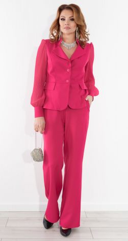 Костюмы женские