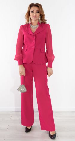 Красивый брючный костюм плиссе