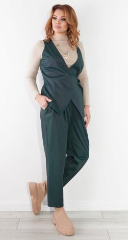 Костюми жіночі